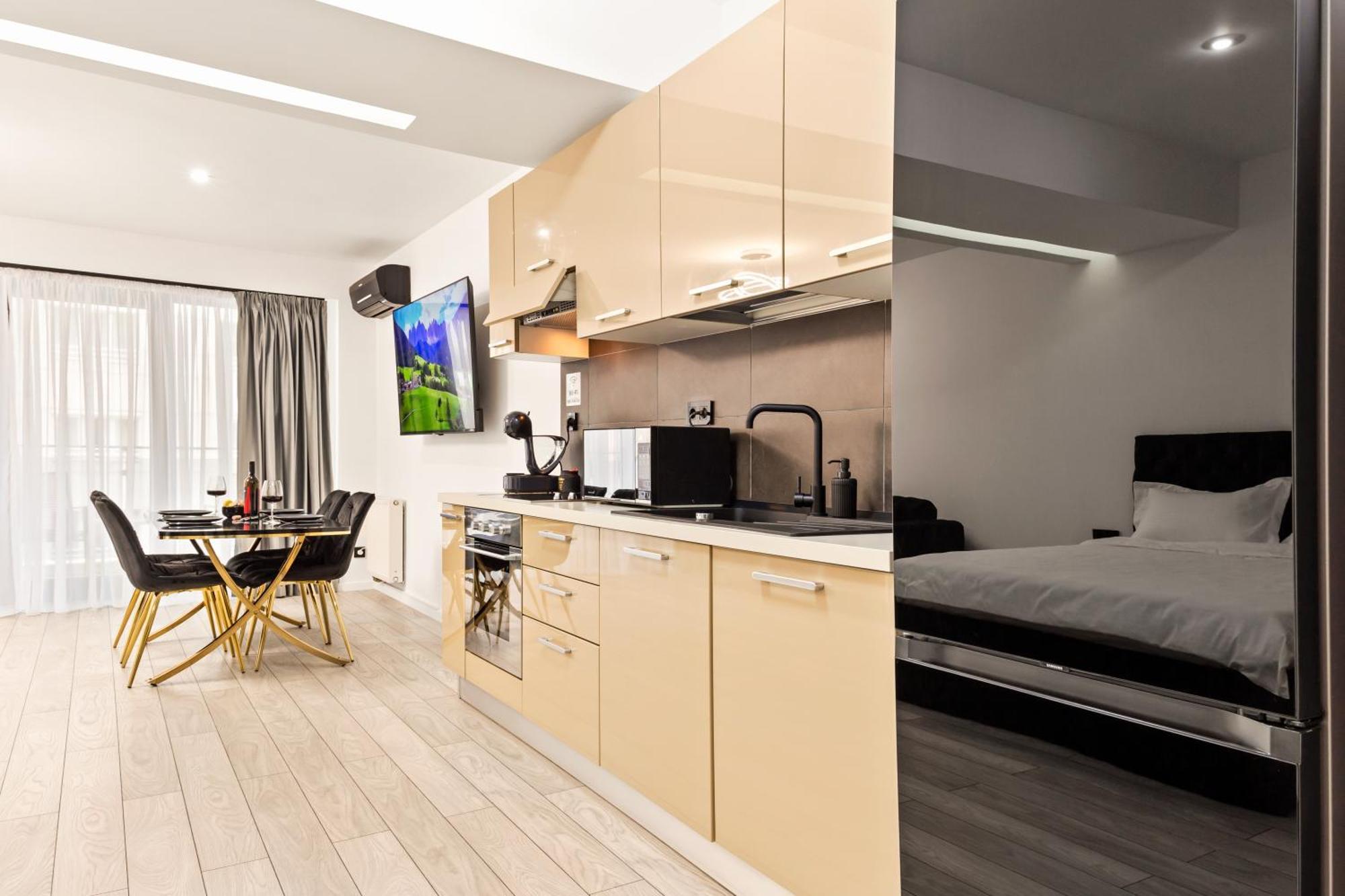 Central Deluxe By Rh Living Βουκουρέστι Εξωτερικό φωτογραφία